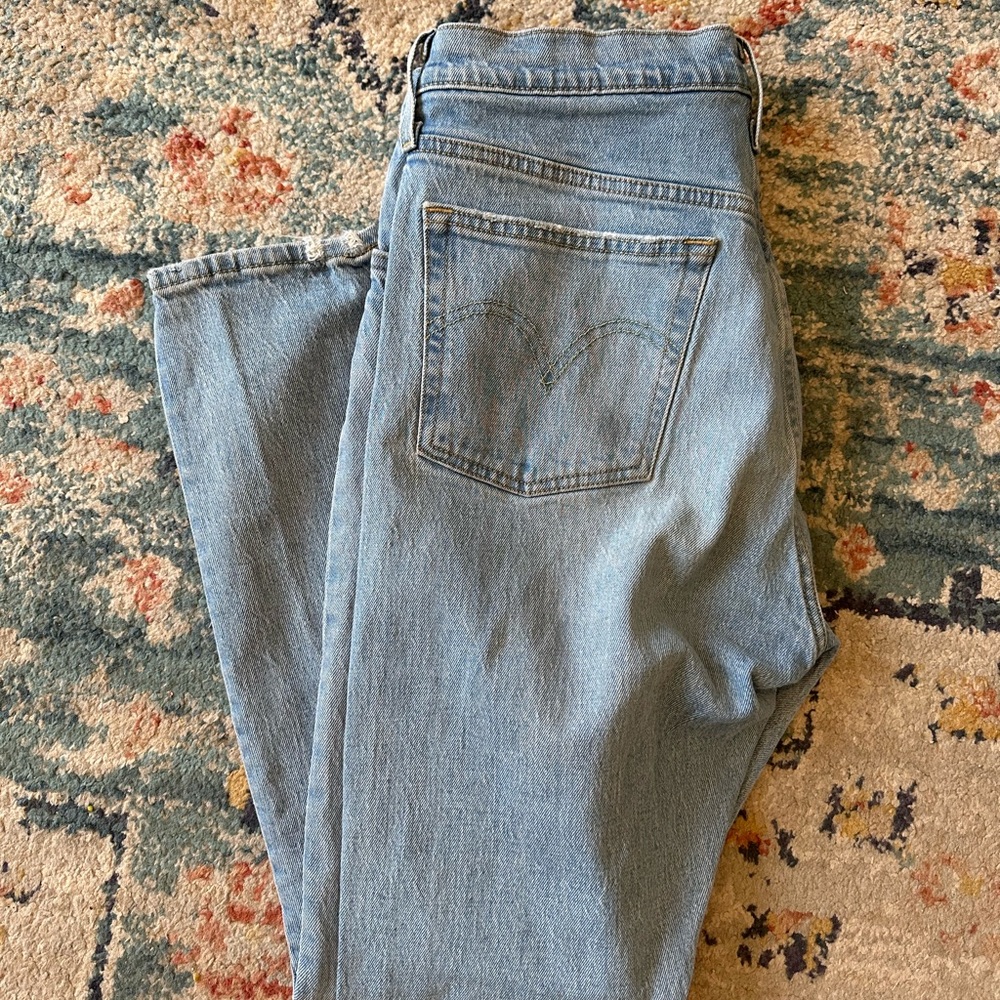 Levi 501 High Rise Jeans